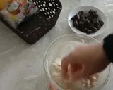 Foto langkah ke 2 dari resep Chapssal Korean Donuts.