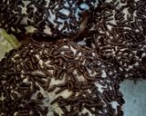 Foto langkah ke 8 dari resep Donat meses double cream cokelat.