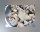 Hình bước làm 1 của món Bún bò móng heo