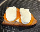 Φωτογραφία βήματος 2 της συνταγής Grilled cheese sandwich με λωτό, μοτσαρέλα και ρόκα