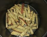 Foto del paso 2 de la receta: Papas “fritas” a la airfryer