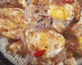 Foto langkah ke 5 dari resep Telur mata sapi kuah kecap.