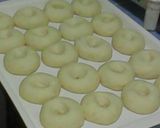 Foto langkah ke 5 dari resep Donat Tape Empuk 1 Telur.