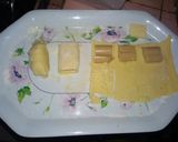 Foto langkah ke 3 dari resep Bratwurst Cheese Roll.