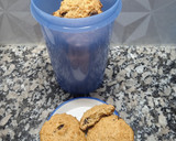 Foto del paso 2 de la receta: Galletitas de avena, limón y pasas de uva!