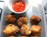 Foto langkah ke 3 dari resep Bola Sosis Keju.