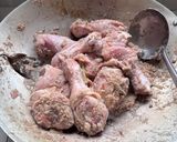 Foto langkah ke 2 dari resep Ayam Goreng Kecombrang.