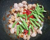 รูปขั้นตอนการทำที่ 5 ของ ผัดพริกแกงหมูเด้ง🐷👩🍳