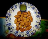 A picture of step 7 of Moong dal pakoda.