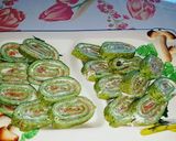 Foto del passaggio 3 della ricetta Rotoli di frittata
