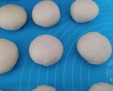 Foto langkah ke 3 dari resep Roti Kopi Gula Aren Kismis (Tanpa Ulen, versi Minyak).