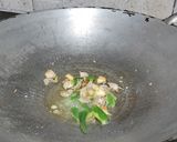 รูปขั้นตอนการทำที่ 2 ของ ผักเชียงดาผัดไข่