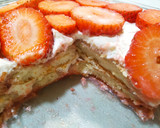 Foto del paso 8 de la receta: Postre de bizcochos, fresas y nata