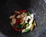 รูปขั้นตอนการทำที่ 2 ของ น้ำพริกไข่ปู_สูตรบ้านEat