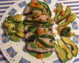 Foto del paso 5 de la receta: Atún al horno con salteado de verduras y mojo de aguacates