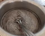 A picture of step 2 of Strawberry sheero.