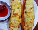 A picture of step 5 of Quick Cheese Banh Mi Pizza.