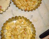 Foto del paso 3 de la receta: Mini tartas de coco y manzana sin harina