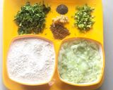 A picture of step 1 of Louki thepla.