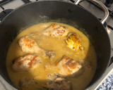 Foto del paso 3 de la receta: Muslos de Pollo en Salsa Confinada