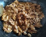 केरेमलाइज़्ड वालनट्स(caramelized walnuts recipe in hindi) रेसिपी चरण 3 फोटो