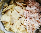 Foto del paso 3 de la receta: Raviolis con pollo en salsa blanca