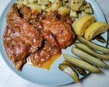 Fokhagymás hús, vajon párolt petrezselymes burgonyával recept fázis 2 fotója