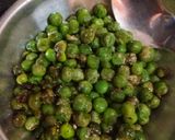 A picture of step 2 of Fried pea.