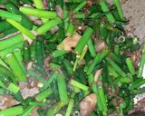 Foto langkah ke 3 dari resep Tumis daun bawang merah.