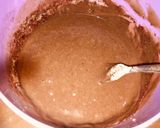 عکس مرحله 6 از دستور کیک شکلاتی با تکه های توت فرنگی 🍓😍❤️🥰