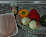 Foto del paso 1 de la receta: Salteado de pimientos con pollo y salsa de soja