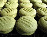 A picture of step 7 of Matcha Melting Moments.