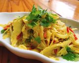 Hình bước làm 4 của món Măng đắng xào nghệ