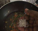 கோதுமை ரவா கிச்சடி(wheat rava kichdi recipe in tamil) ரெசிபி ஸ்டேப் 3 புகைப்படம்