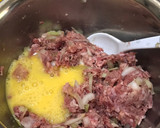 Foto langkah ke 2 dari resep 26. Homemade Beef Patty.