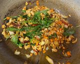 รูปขั้นตอนการทำที่ 4 ของ อกไก่สับผัดน้ำพริกเผา
