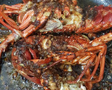 Foto langkah ke 4 dari resep Lobster goreng mentega.