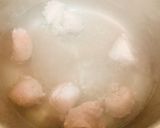 Hình bước làm 2 của món Canh Rau Ngót Nấu Mọc