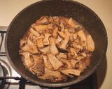 Foto del passaggio 9 della ricetta Cavatelli a tre dita al grano arso con pomodorini infornati e funghi cardoncelli