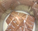 A picture of step 1 of Chocolate and Oreo Smoothie.