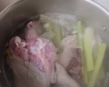Foto del paso 3 de la receta: Caldo rápido de pollo y verduras