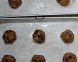 Foto langkah ke 6 dari resep Flat Chocochips Cookie Chewy.