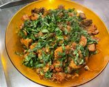 Une image de l'étape 23 de Poulet caramélisé au gingembre, champignons et carottes.