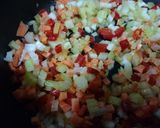 Foto del paso 2 de la receta: Salsa de tomate con salchicha parrillera