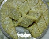 A picture of step 4 of Phoolgobhi ki barfi.