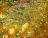 A picture of step 19 of Alu matar gravy.