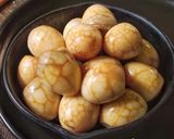 Foto langkah ke 4 dari resep Batik Telur Puyuh / Pindang Telur Puyuh / Marble Egg.