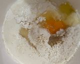 Hình bước làm 1 của món Bánh mì xúc xích topping bắp, hành lá, chà bông