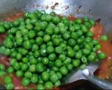 A picture of step 5 of Green peas masala.