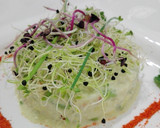 Foto del paso 7 de la receta: Ensaladilla picante de aguacate y cangrejo